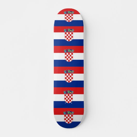Skateboard mit der Flagge Kroatiens (Vorne)