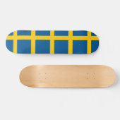Skateboard mit der Flagge Schwedens (Horizontal)