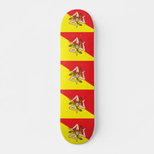 Skateboard mit der Flagge Siziliens, Italien