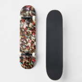 Skateboard mit farbiger Schleusengestaltung (Vorderseite)