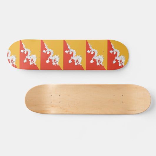 Skateboard mit Flagge Bhutans (Horizontal)