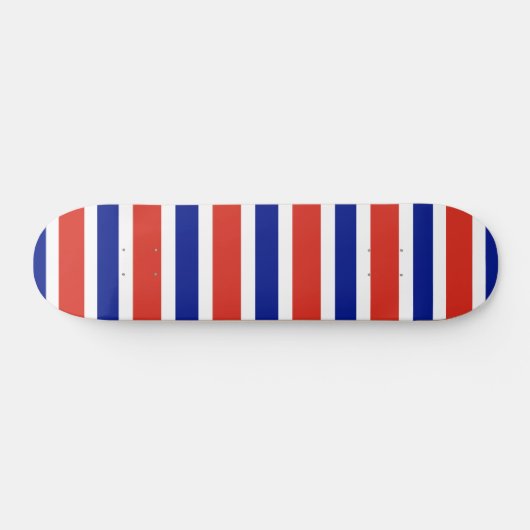 Skateboard mit Flagge Costa Ricas (Horizontal)