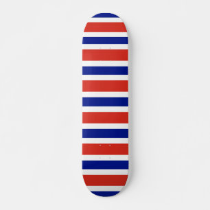 Skateboard mit Flagge Costa Ricas