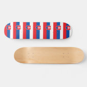 Skateboard mit Flagge der Slowakei (Horizontal)