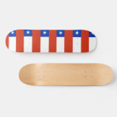 Skateboard mit Flagge des Chilen (Horizontal)
