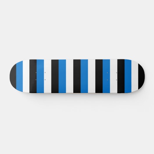 Skateboard mit Flagge Estlands (Horizontal)