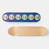 Skateboard mit Flagge von Belize (Horizontal)