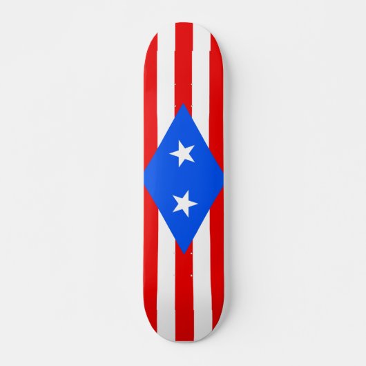 Skateboard mit Flagge von Puerto Rico (Vorne)