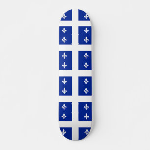 Skateboard mit Flagge von Quebec, Kanada
