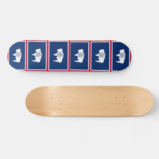 Skateboard mit Flagge von Wyoming (Horizontal)