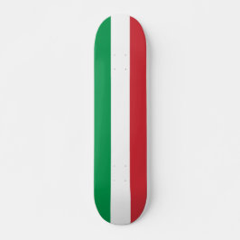 Skateboard mit italienischer Flagge