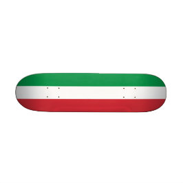Skateboard mit italienischer Flagge