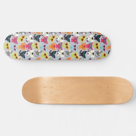 Skateboard mit Katzen an (Horizontal)
