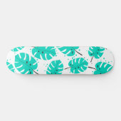 Skateboard mit tropischen Blätter. (Horizontal)