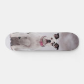 Skateboard Perro Boxer sentado en la nieve (Horizontal)