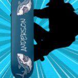 Skateboard Personalisiert 2 Blaue Haie<br><div class="desc">Bei Skateboard Personalisiert 2 Blue Sharks Skaten dreht sich alles um Spaß und in unserem Skateboard-Sortiment gibt es für jeden etwas. Ein tolles Skateboard garantiert ein Lächeln! . . Viel Spaß mit Ihrer persönlichen Message-Skaten in den Straßen und Skatepark,  oder Kreuzfahrt.</div>