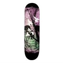 Skateboard Radikale Natur mit Vögeln und Totenkopf