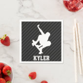 Skateboard; Schwarz und Dunkelgrau Streifen Serviette (Beispiel)