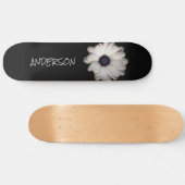 Skateboard Schwarz-weiß Daisy Blume (Horizontal)