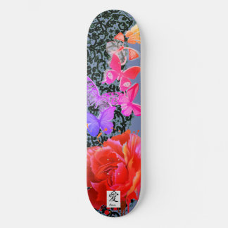 SKATEBOARD SCHWARZE FLÄCHENSCHALTFLÄCHE UND ROSE