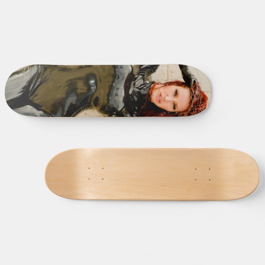 SKATEBOARD - schwarzer Latex - Bianca Beauchamp (Horizontal)