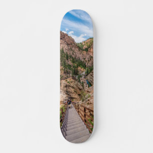 Skateboard über sieben Wasserfälle