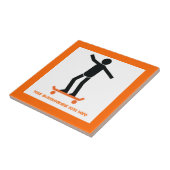 Skateboarder auf seinem Skateboard Fliese (Seite)