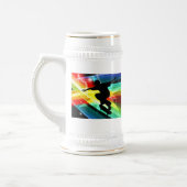 Skateboardfahrer in Criss Querblitz Bierglas (Links)