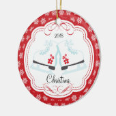 Skaten-Eis-Skate-datierte Weihnachtsverzierung Keramik Ornament (Links)