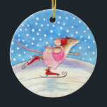 Skaten Mouse Weihnachts- oder Winterschmuck Keramik Ornament<br><div class="desc">Diese niedliche Skaten-Maus wird sich freuen, Ihren Weihnachtsbaum zu schmücken, aber Sie will vielleicht, sie während des ganzen Winters behalten. Passende Grußkarten, Aufkleber und andere Gegenstände mit diesem Bild auch in meinem Zazzle-Shop erhältlich.</div>