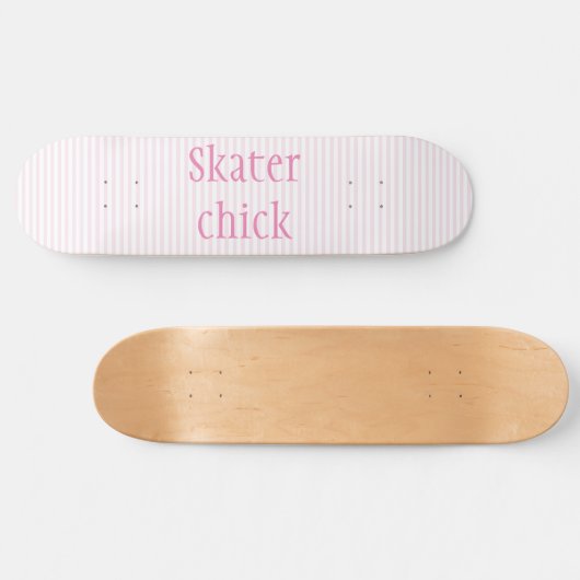 Skater Chick | Rosa Rosa mit weißen Herzmädchen Skateboard (Horizontal)