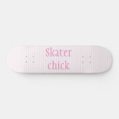 Skater Chick | Rosa Rosa mit weißen Herzmädchen Skateboard (Horizontal)