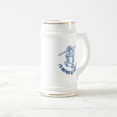 Skater, der mitten in der Luft fährt, statt Skaten Bierglas (VorderseiteRechts)