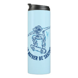 Skater, der mitten in der Luft fährt, statt Skaten Thermosbecher