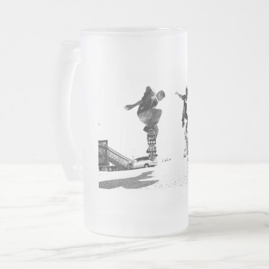 Skater Mattglas Bierglas (Vorderseite Links)