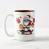 Skater Santa – The Coolest Claus in Town Zweifarbige Tasse (Links)