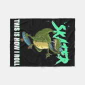 Skater T-Rex Dinosaur So rolle ich Skateboard Fleecedecke (Vorderseite (Horizontal))