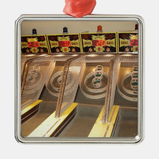 SKEE BALL! ORNAMENT AUS METALL (Vorne)