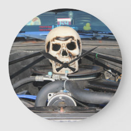 SKELATUSKOPF UND MOTORSCHALTER GROßE WANDUHR