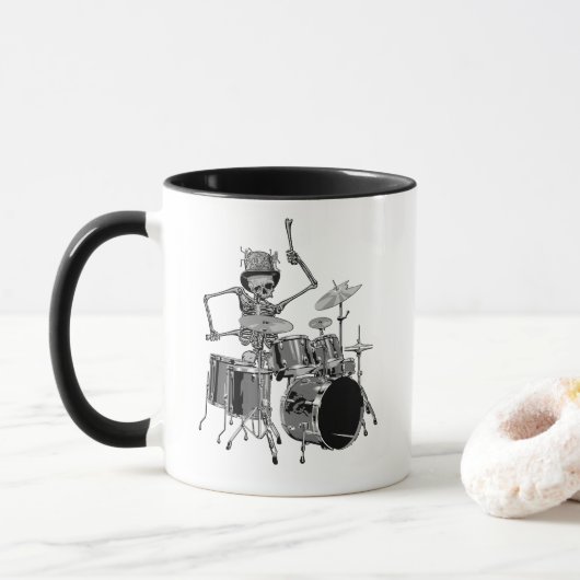 Skeleton Band Drummer Tasse (Mit Donut)