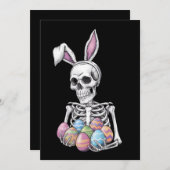 Skeleton Bunny Holding Ostereier Funny Rabbit Einladung (Vorne/Hinten)