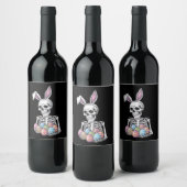 Skeleton Bunny Holding Ostereier Funny Rabbit Weinetikett (Flaschen)