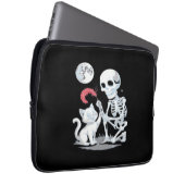 Skeleton Cat Halloween Funny Niedlich Spooky Essen Laptopschutzhülle (Vorne Rechts)