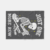 Skeleton Crochet Crafter Tee Just One More Row  Fleecedecke (Vorderseite (Horizontal))