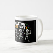 Skeleton Dance Party Halloween Funny Spooky Kaffeetasse (VorderseiteRechts)