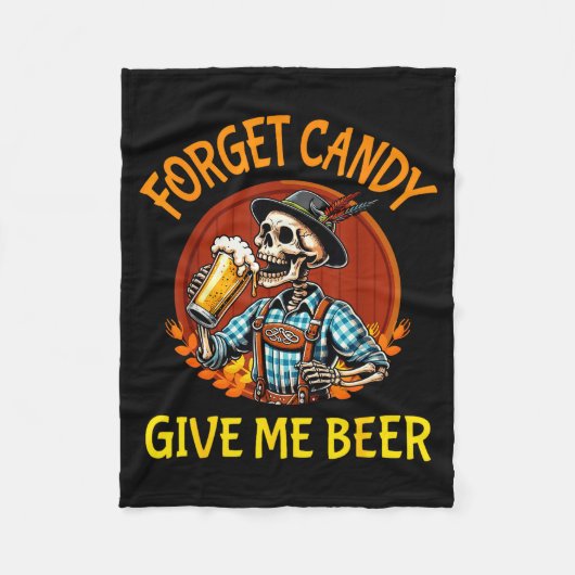 Skeleton Drinking Beer Halloween Forget Candy Give Fleecedecke (Vorderseite)