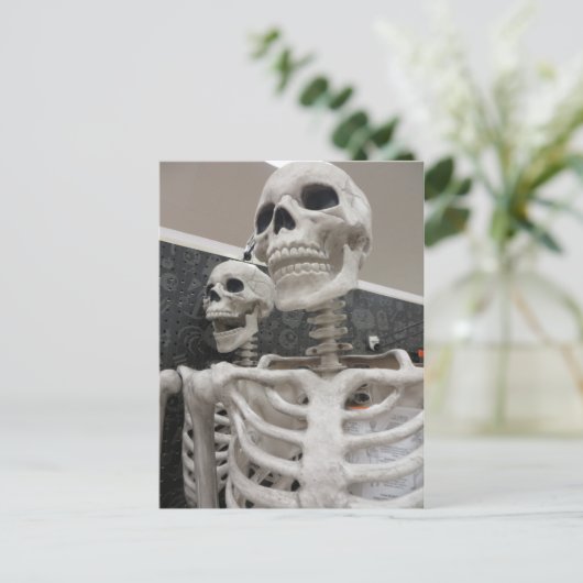 Skeleton Duo Postkarte (Stehend Vorderseite)