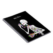 Skeleton Eating Halloween Candy Notizblock (Rechte Seite)