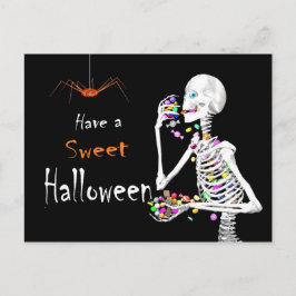 Skeleton Eating Halloween Candy Postkarte