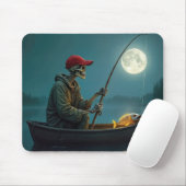 Skeleton Fisherman in einem Rowboat Mousepad (Mit Mouse)